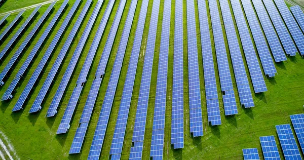 Paneles Solares Vista Aérea —  Fotos de Stock