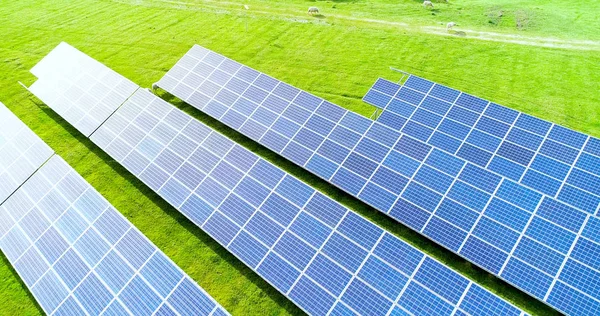 Hava görünümünde güneş panelleri