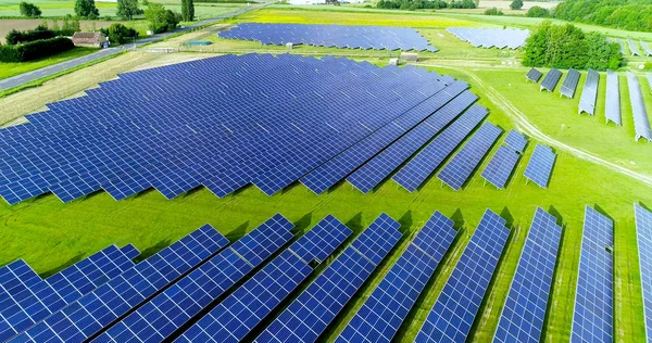 Paneles Solares Vista Aérea —  Fotos de Stock