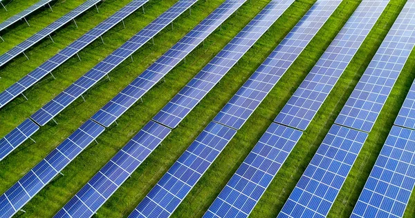 Paneles Solares Vista Aérea —  Fotos de Stock