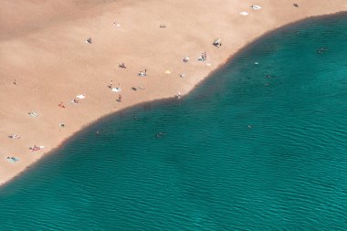 Plaj tatil deniz, okyanus. Yukarıdan görüntülemek.
