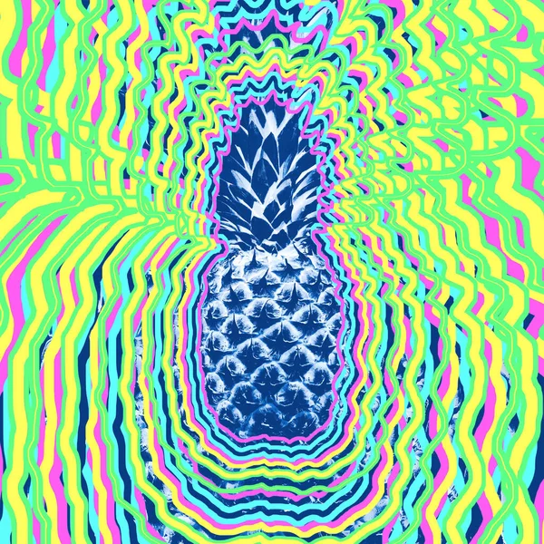 Collage contemporain. Ananas bleu sur un fond abstrait lumineux . — Photo