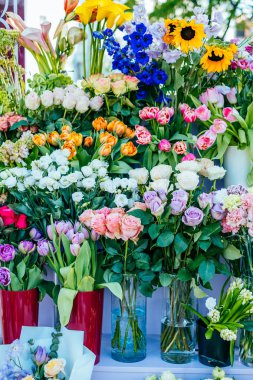 Güzel buketler çiçek Market