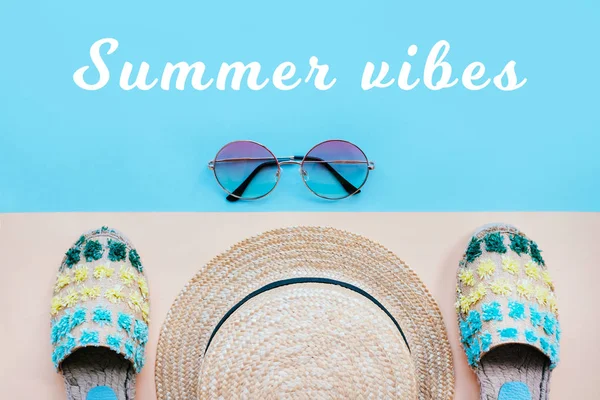 Ayakkabılarla ile yaz flatay