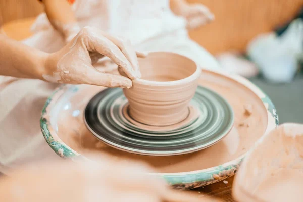 Modeling on a potters wheel — Stock Photo, Image