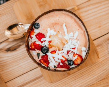 Çilek güler yüzlü kase