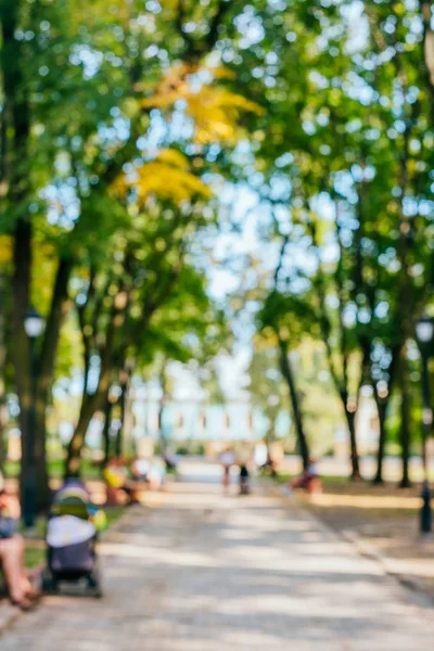 Hintergrund des Parks verschwommen — Stockfoto