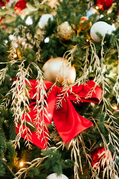 Achtergrond Met Kerstboom Decoratie Goud Garland — Stockfoto