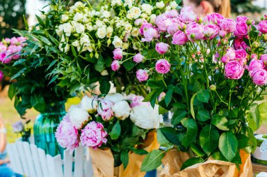 Güzel buketler çiçek Market