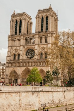 katedral notre-dame de paris