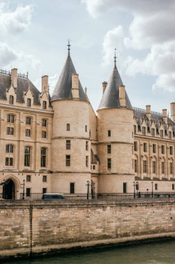 Conciergerie Ortaçağ kraliyet sarayı