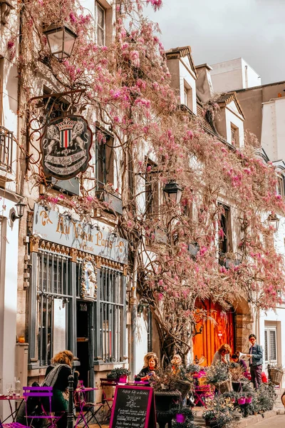 Fransız kafe terası