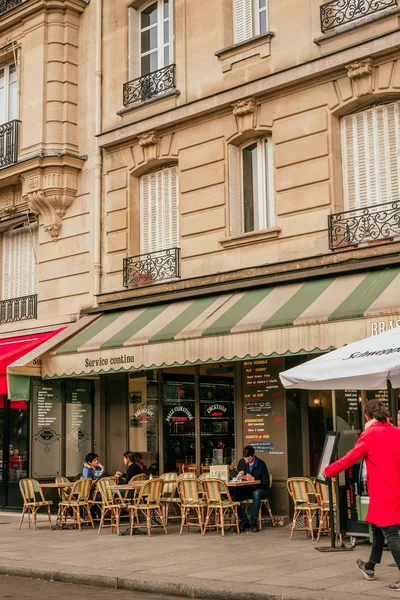 Francouzská Kavárna na terase — Stock fotografie