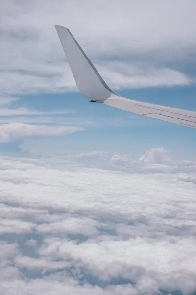 Wing of the airplane — Stock Photo, Image