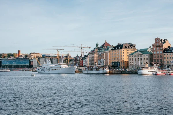 Stadsgezicht van de oude binnenstad van Stockholm — Stockfoto