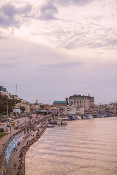 Schönes Panorama der Stadt Kiew — Stockfoto