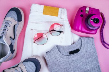 Beyaz kotlu yaz modamız