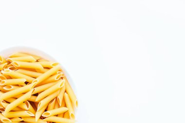 Geleneksel İtalyan çiğ makarna.