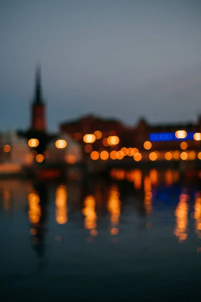 Fondo borroso de la ciudad de Estocolmo por la noche — Foto de Stock