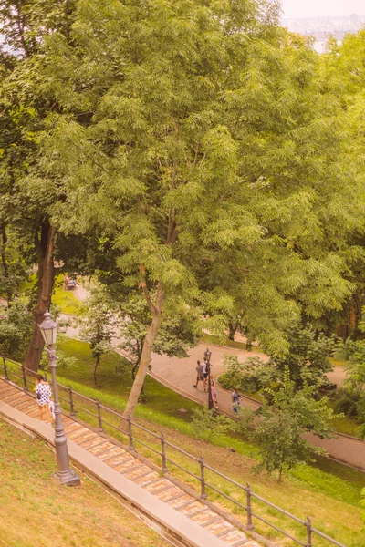 キエフの中心部にある美しい公共公園 — ストック写真