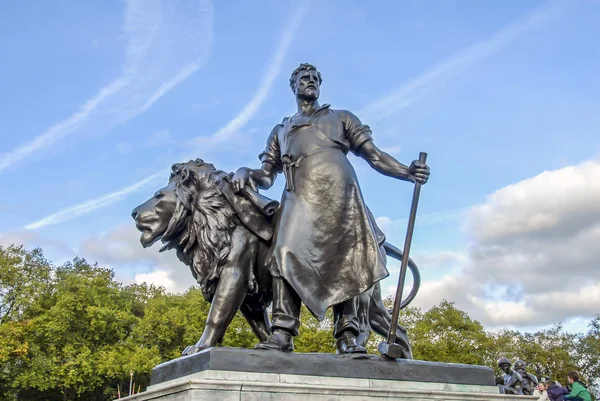 Londyn, Uk, dnia 30 października 2012 r.: Queen Victoria Memorial — Zdjęcie stockowe