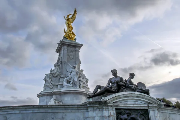 Londyn, Uk, dnia 30 października 2012 r.: Queen Victoria Memorial — Zdjęcie stockowe