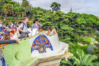 Barselona, İspanya, 28 Ekim 2011: Seramik ve insan motifleri 