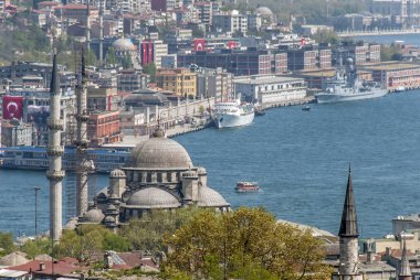 Istanbul, Türkiye, 22 Mayıs 2006: yeni Camii ve Karaköy görünümünü 