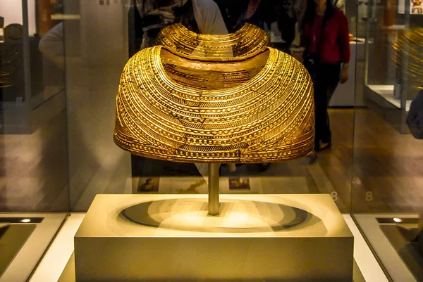 London, Inggris, 1 November 2012: kalung emas di British Museum — Stok Foto