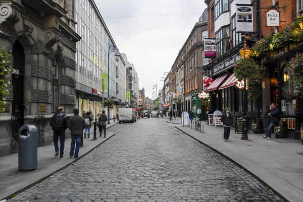 Dublín, Irlanda, 24 de octubre de 2012: Edificios y Street View — Foto de Stock