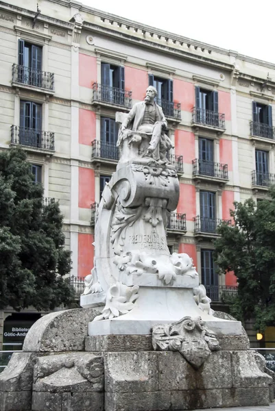 Barcelona, España, 28 de octubre de 2011: Estatua de Frederich Soler — Foto de Stock