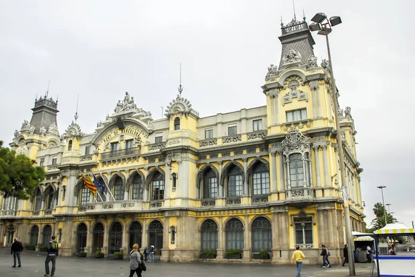 Barcelona, Espanha, 28 de outubro de 2011: Edifício de Port De Barcelona — Fotografia de Stock