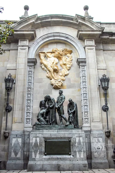 Barcelona, Hiszpania, 28 października 2011 r.: Pomniki Herois del 1809 — Zdjęcie stockowe