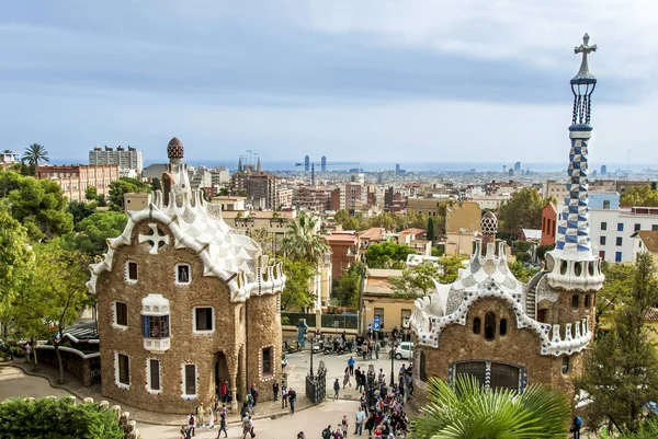 Barselona, İspanya, 28 Ekim 2011: Park Guell, kilise