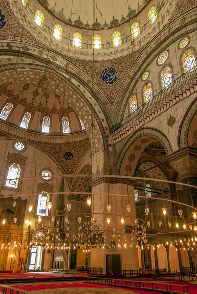 Istanbul, Türkiye, 4 Mayıs 2006: Beyazıt Camii iç — Stok fotoğraf