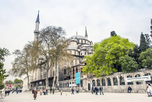 Istambul, Turquia, 21 de abril de 2006: A Mesquita de Fátima é uma mesquita otomana — Fotografia de Stock