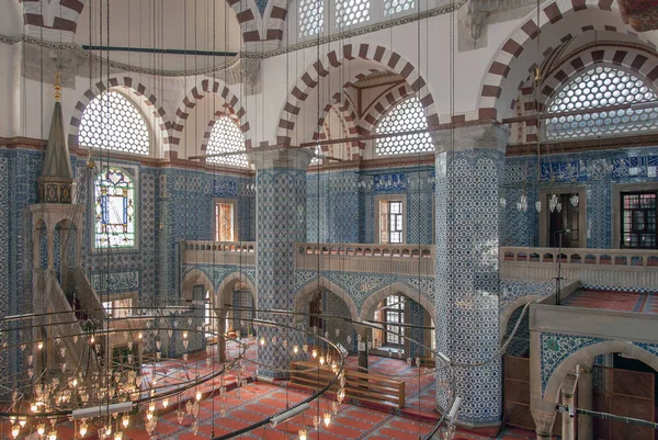 Istanbul, Turquie, 25 avril 2006 : La mosquée Rustem Pasha est un Ottom — Photo