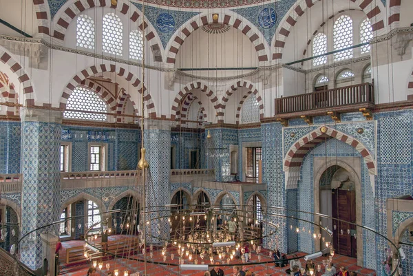 Istanbul, Turquie, 25 avril 2006 : La mosquée Rustem Pasha est un Ottom — Photo