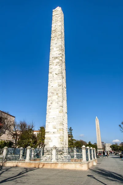 Istanbul, Türkei, 19. Januar 2014: der ummauerte Obelisk, constanti — Stockfoto