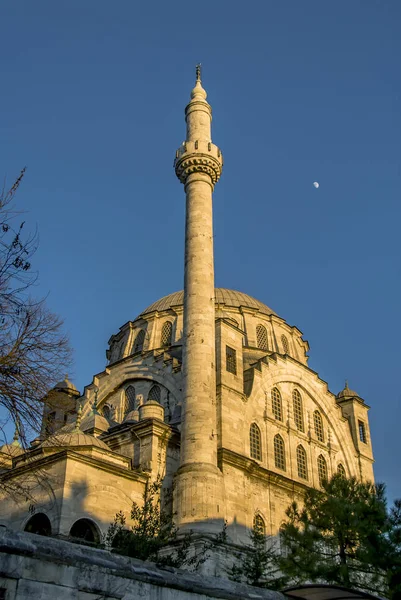 Istanbul, Turkiet, 19 oktober 2008: Zuhtu Pasha-moskén är en Otto — Stockfoto
