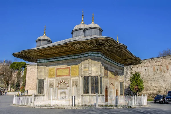 Istambul, Turquia, 19 de janeiro de 2014: III. Ahmet Fountain é um Ott — Fotografia de Stock