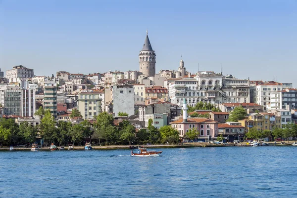 Istanbul, Turkey, 12 June 2007: The Galata Tower and ship in the — Stock Photo, Image