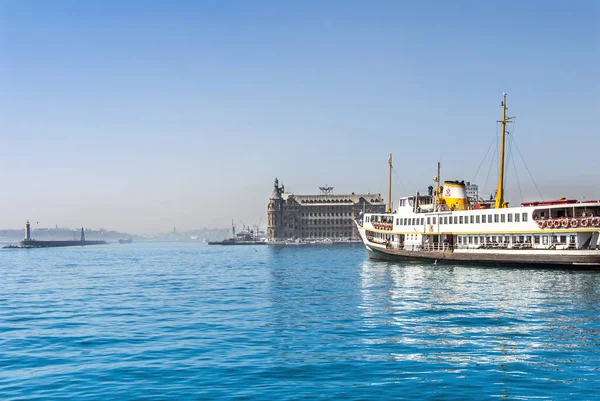 Istanbul, Turkey, 28 March 2006: The Kadikoy district of Istanbu — Stock Photo, Image