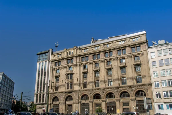 Istanbul, Türkiye, 8 Haziran 2018: Karaköy Beyogl içinde bina