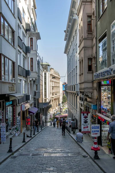 İstanbul, Türkiye, 8 Haziran 2018: Pera Yuksek Kaldirim, Karaköy Bey