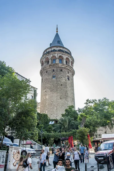Istanbul, Türkiye, 8 Haziran 2018: Karaköy b Galata Kulesi