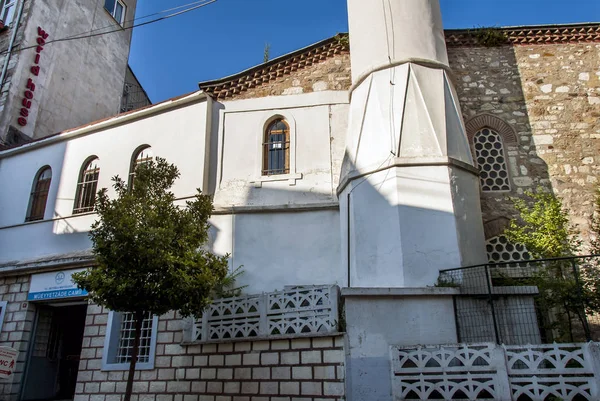 Estambul, Turquía, 8 de junio de 2018: Mezquita Mueyyetzade en Pera Yuksek — Foto de Stock