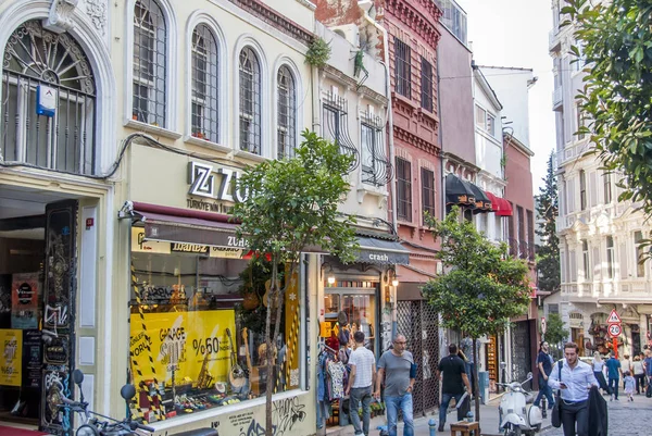 Istambul, Turquia, 8 de junho de 2018: Music Shops at Pera Yuksek Kaldir — Fotografia de Stock