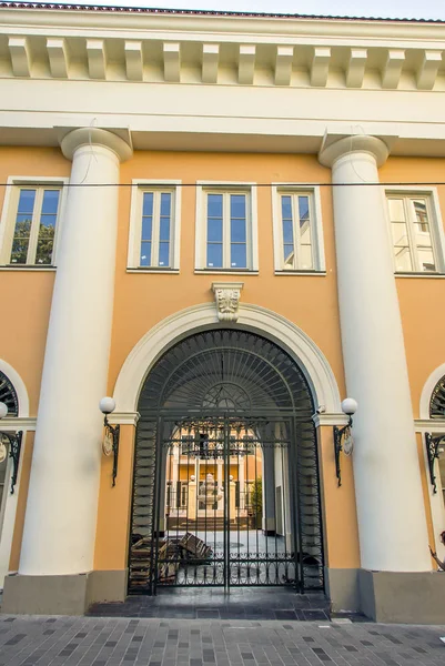 Istanbul, Türkiye, 8 Haziran 2018: Narmanli Han, Istiklal Caddesi, olmak