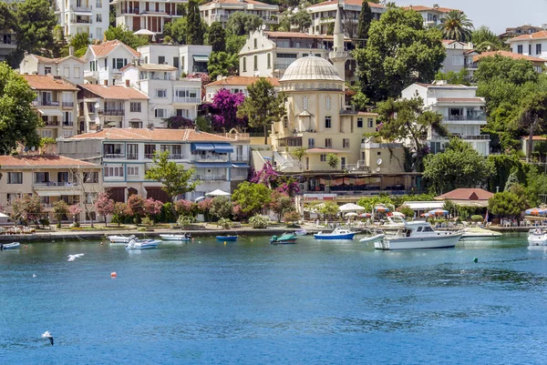 Estambul, Turquía, 18 de julio de 2011: Isla de Burgaz, Islas Princes d Fotos de stock